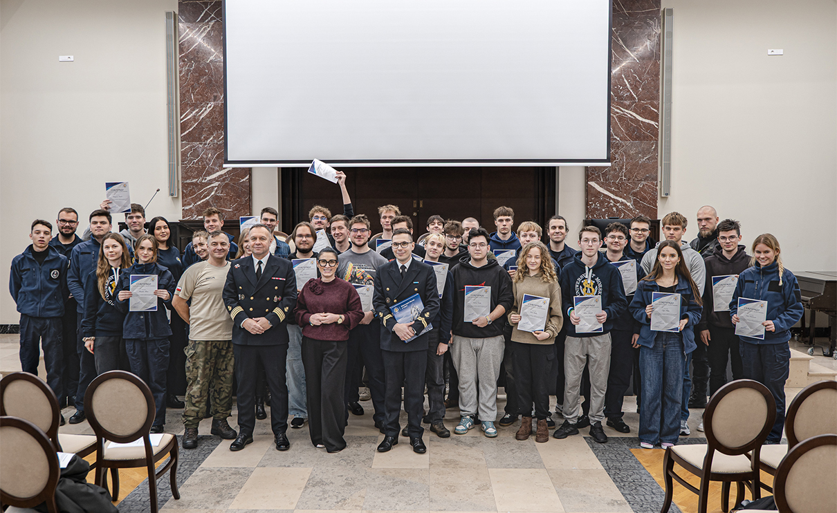 Zdjęcie grupowe kompanii reprezentacyjnej UMG