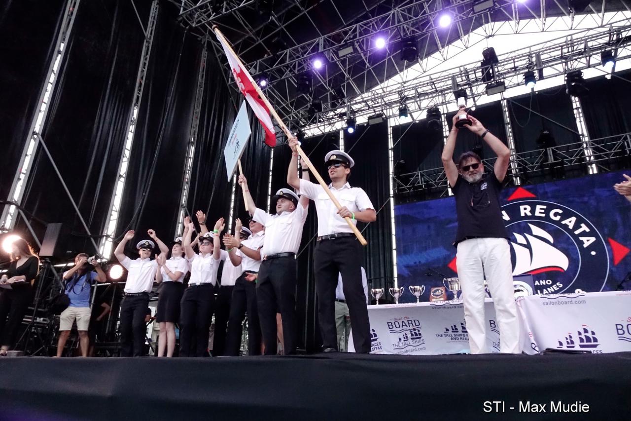 \"Dar Młodzieży\" drugi w regatach The Tall Ships Races Magellan-Elcano