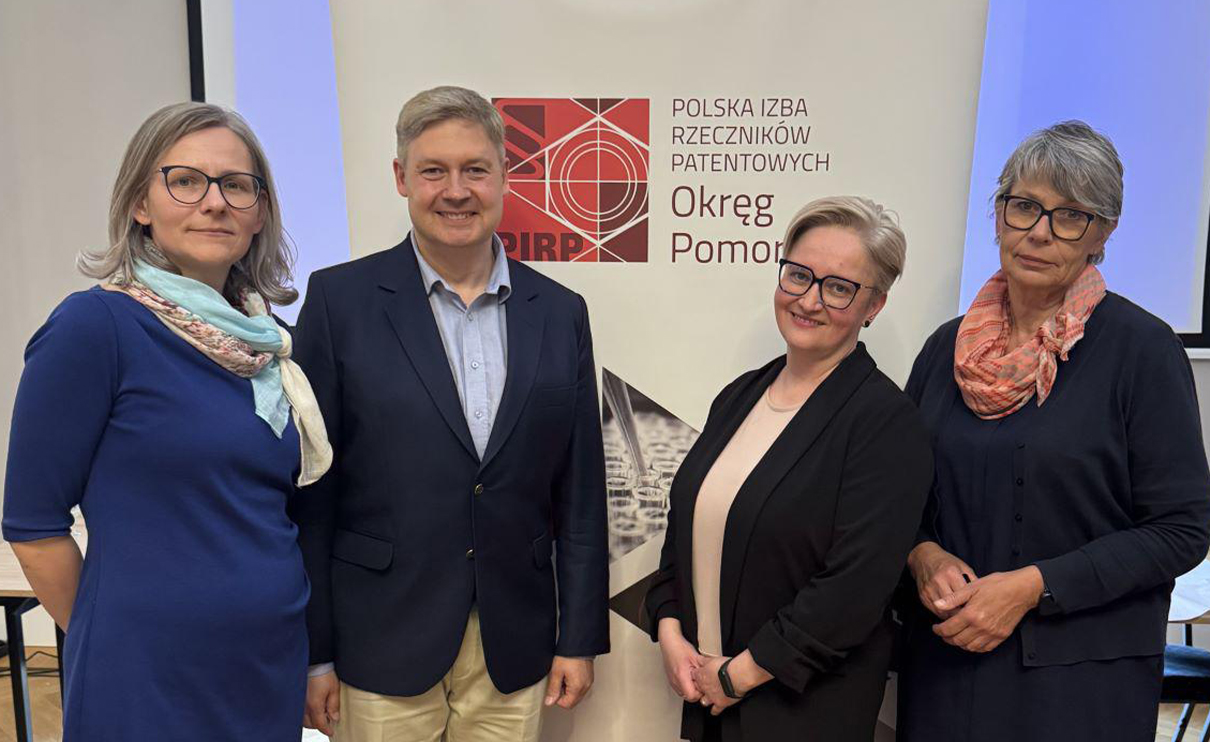 Pracownik Centrum Transferu Technologii w składzie Pomorskiej Okręgowej Rady Rzecznik&oacute;w Patentowych
