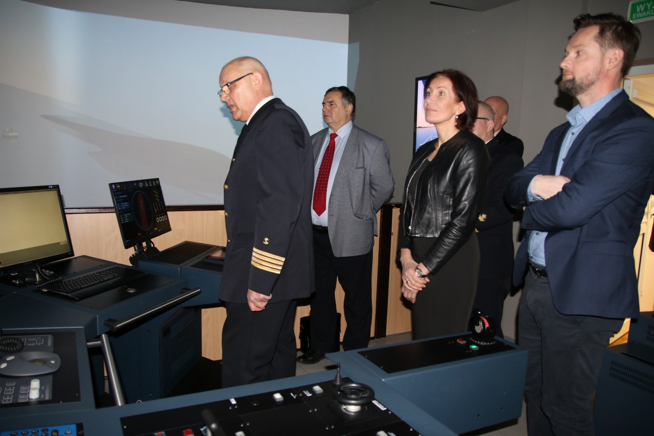 Nowy moduł &bdquo;Offshore Wind&rdquo; symulatora nawigacyjno-manewrowego KES WN UMG