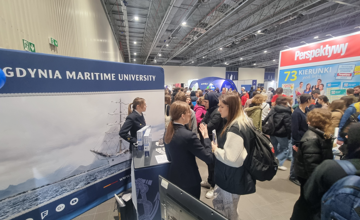 Oferta UMG zaprezentowana podczas targ&oacute;w edukacyjnych w Warszawie