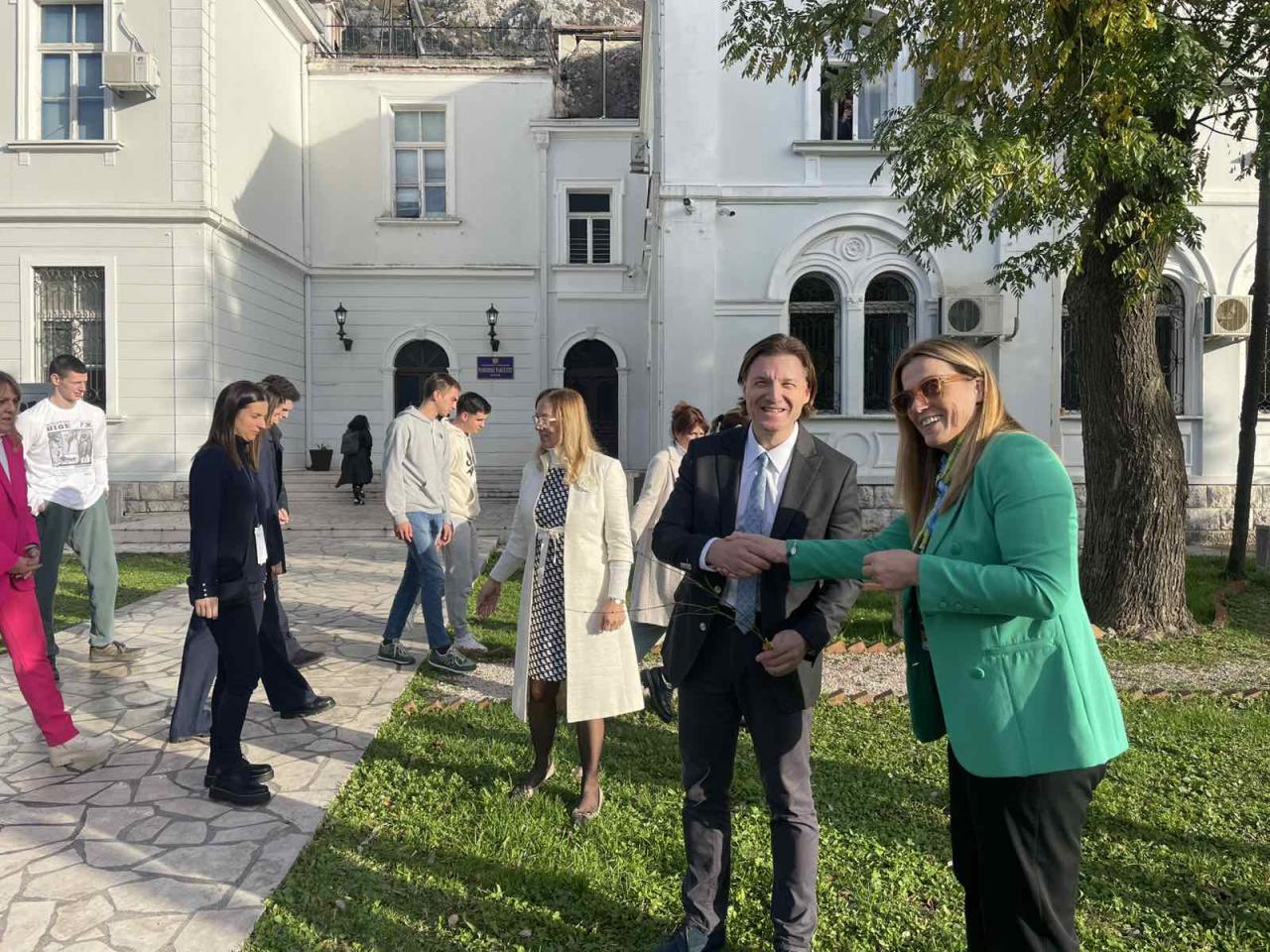 Sadzonki wsp&oacute;łpracy i przyjaźni między dwoma członkami IAMU