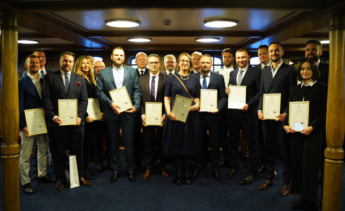 Graduacja drugiej edycji studi&oacute;w podyplomowych Executive Offshore Wind MBA  na Uniwersytecie Morskim w Gdyni