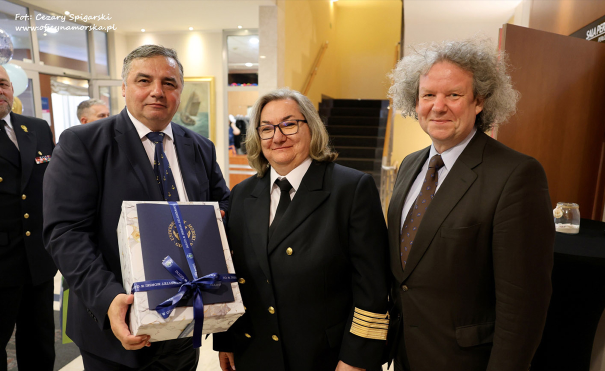 Delegacja UMG na uroczystościach 105. lat Urzędu Morskiego w Gdyni
