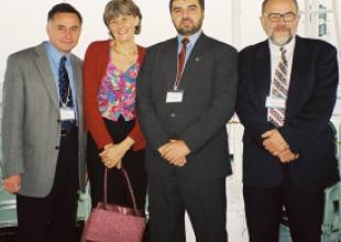 2001, Kobe Japonia. Uczestnicy Dorocznego Walnego Zgromadzenia IAMU - AGA2