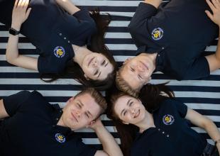 Studenci UMG leżący na pokładzie statku