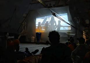 Na wodach Atlantyku - seans filmowy na pokładzie statku