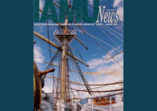 01.2003_Okładka IAMU News_numer poświęcony prezentacji statk&oacute;w szkolnych należących do uczelni członkowskich IAMU pod red. prof. B. Łączyńskiego