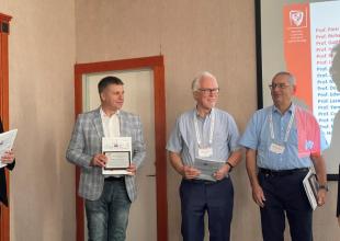 Dyplomy uznania dla Profesor&oacute;w UMG