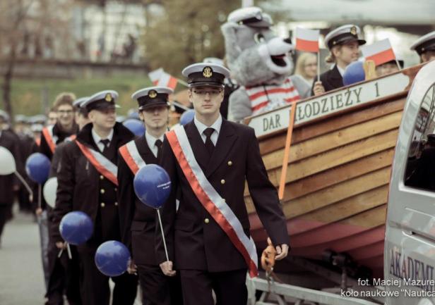 Akademia Morska poczas Parady Niepodległości, fot. Maciej Mazurek