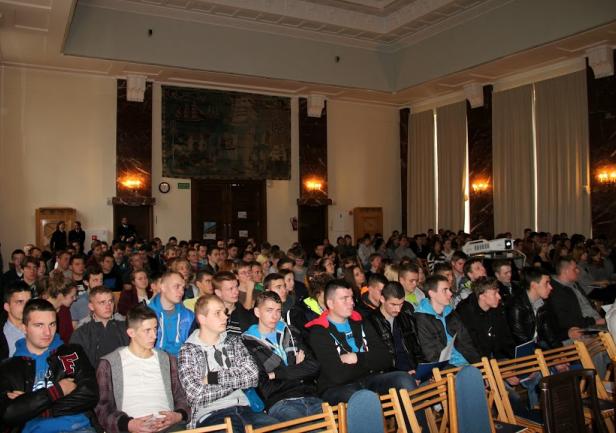 Zaproszeni uczniowie ze szk&oacute;ł ponadgimnazjalnych (fot. Piotr Głębski)