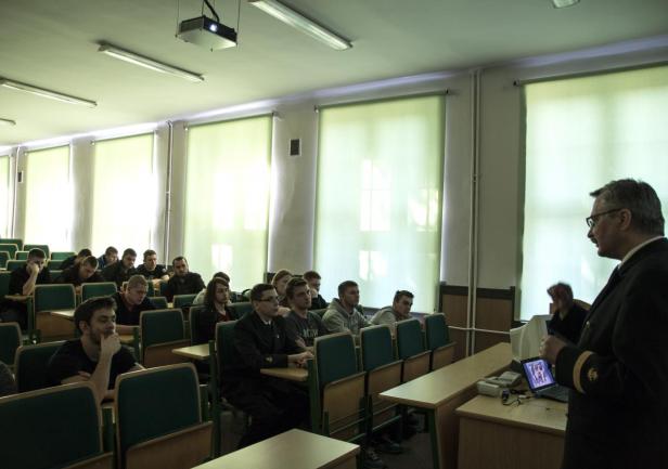 Nowoczesne napędy elektryczne na statkach morskich.