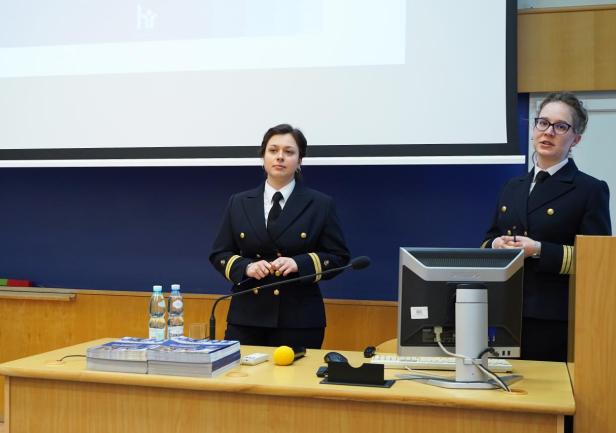 Wykład pt.\"Praca na morzu okiem kobiety\", kt&oacute;ry odbył się specjalnie z okazji Dnia Kobiet