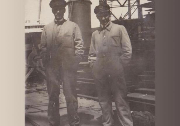 Komendant Konstanty Maciejewicz (z lewej) i st. oficer Tadeusz Meissner