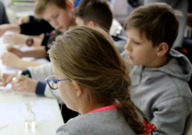 Wizyta uczni&oacute;w w AMG, fot. Magdalena Zajk