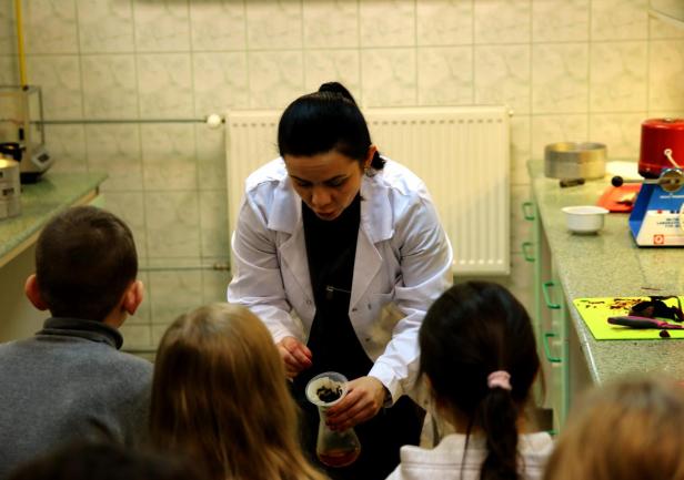 Wizyta uczni&oacute;w w AMG, fot. Magdalena Zajk